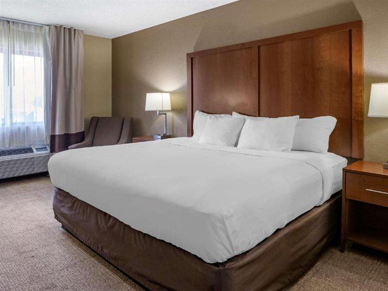 Comfort Inn Moline - Quad Cities Экстерьер фото