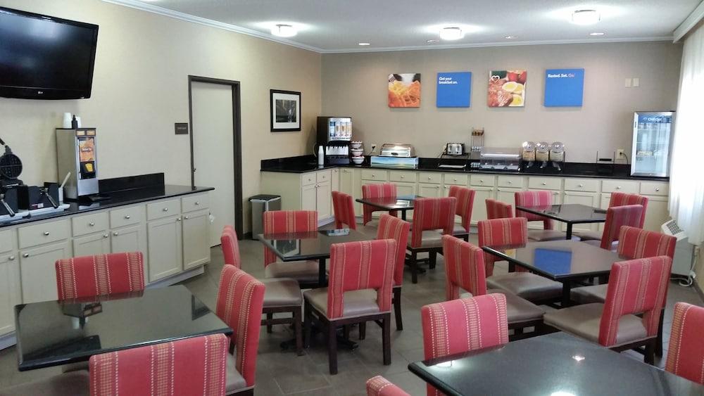 Comfort Inn Moline - Quad Cities Экстерьер фото