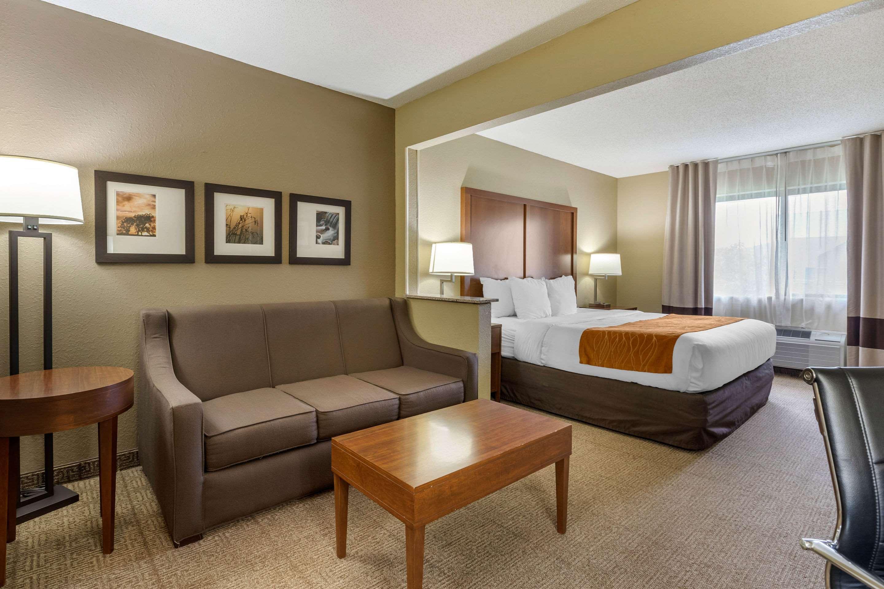 Comfort Inn Moline - Quad Cities Экстерьер фото