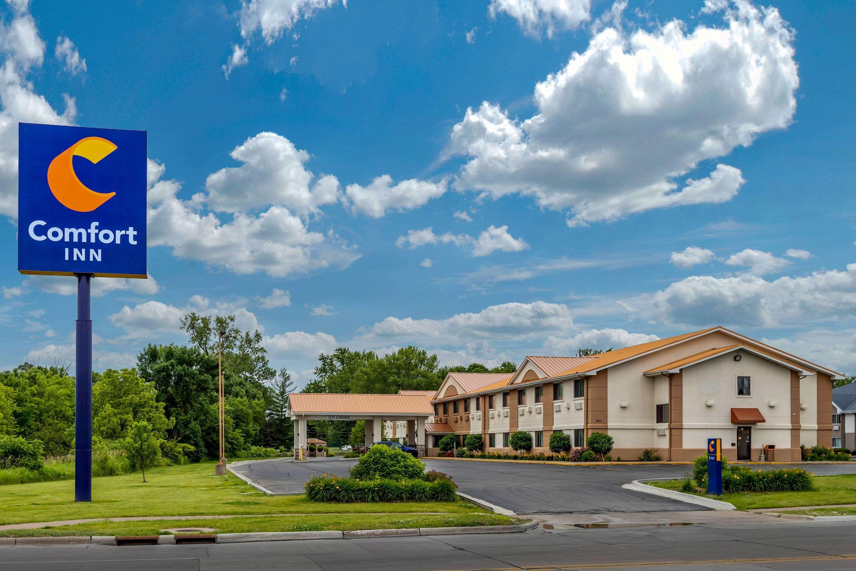 Comfort Inn Moline - Quad Cities Экстерьер фото
