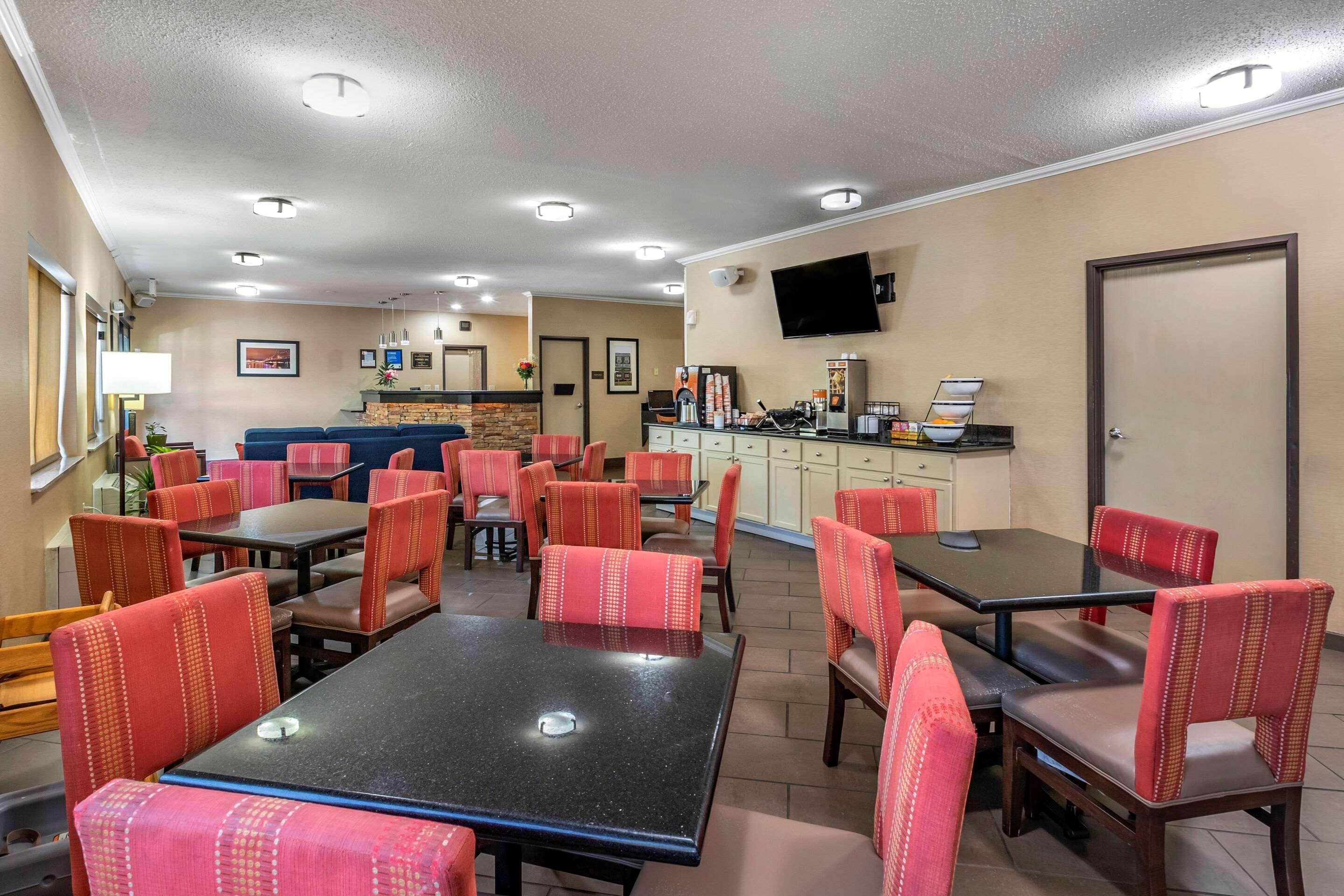 Comfort Inn Moline - Quad Cities Экстерьер фото