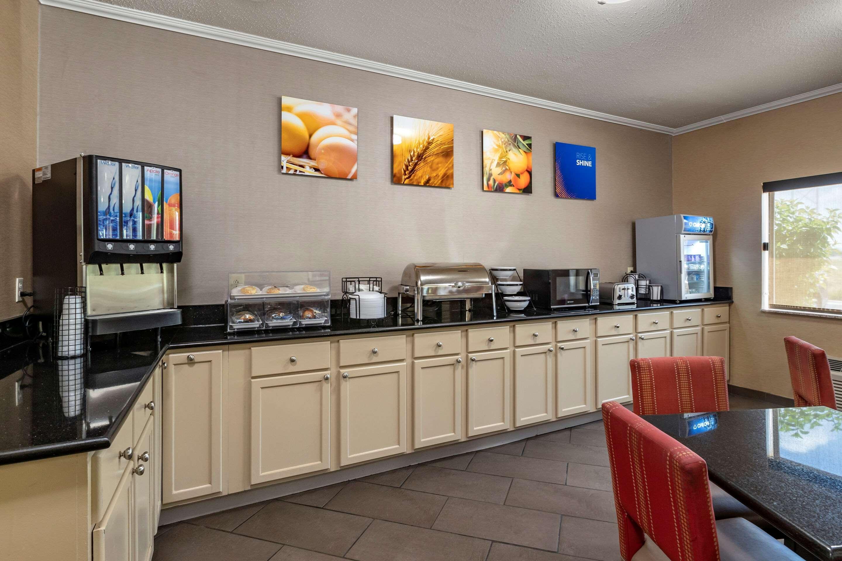 Comfort Inn Moline - Quad Cities Экстерьер фото