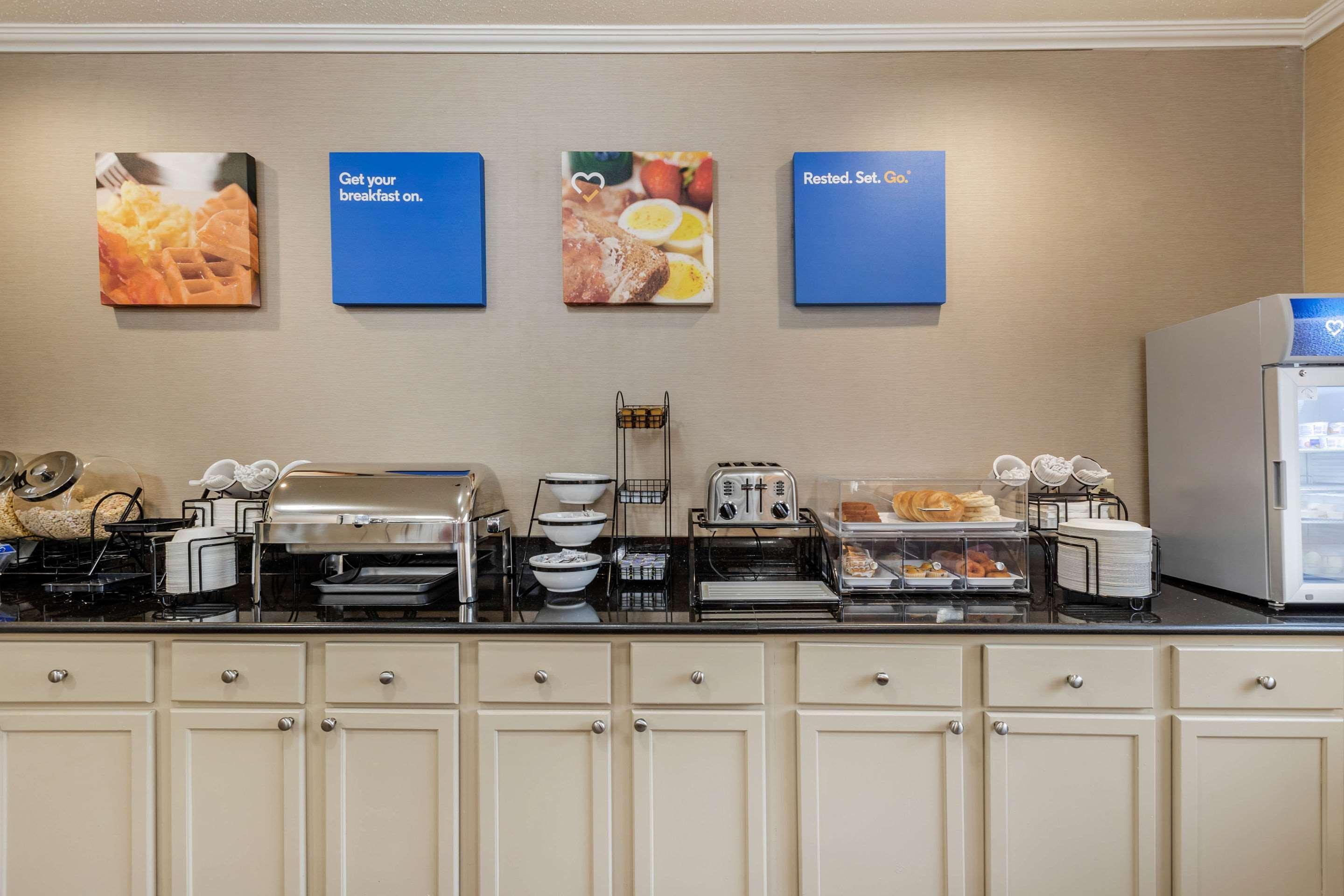 Comfort Inn Moline - Quad Cities Экстерьер фото