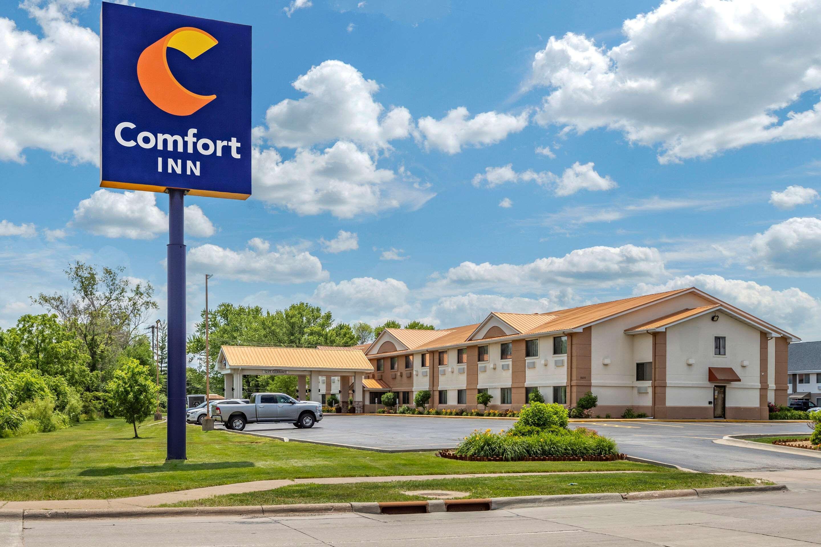 Comfort Inn Moline - Quad Cities Экстерьер фото
