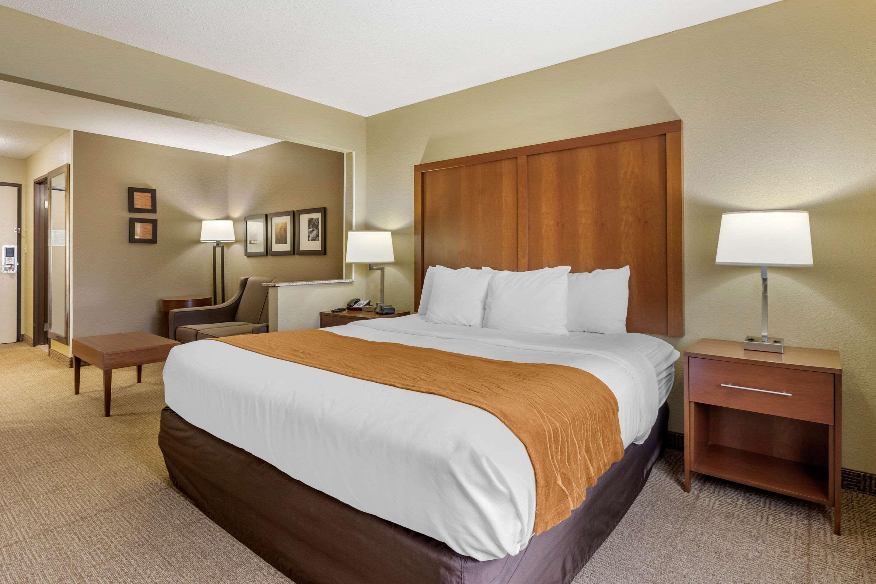 Comfort Inn Moline - Quad Cities Экстерьер фото