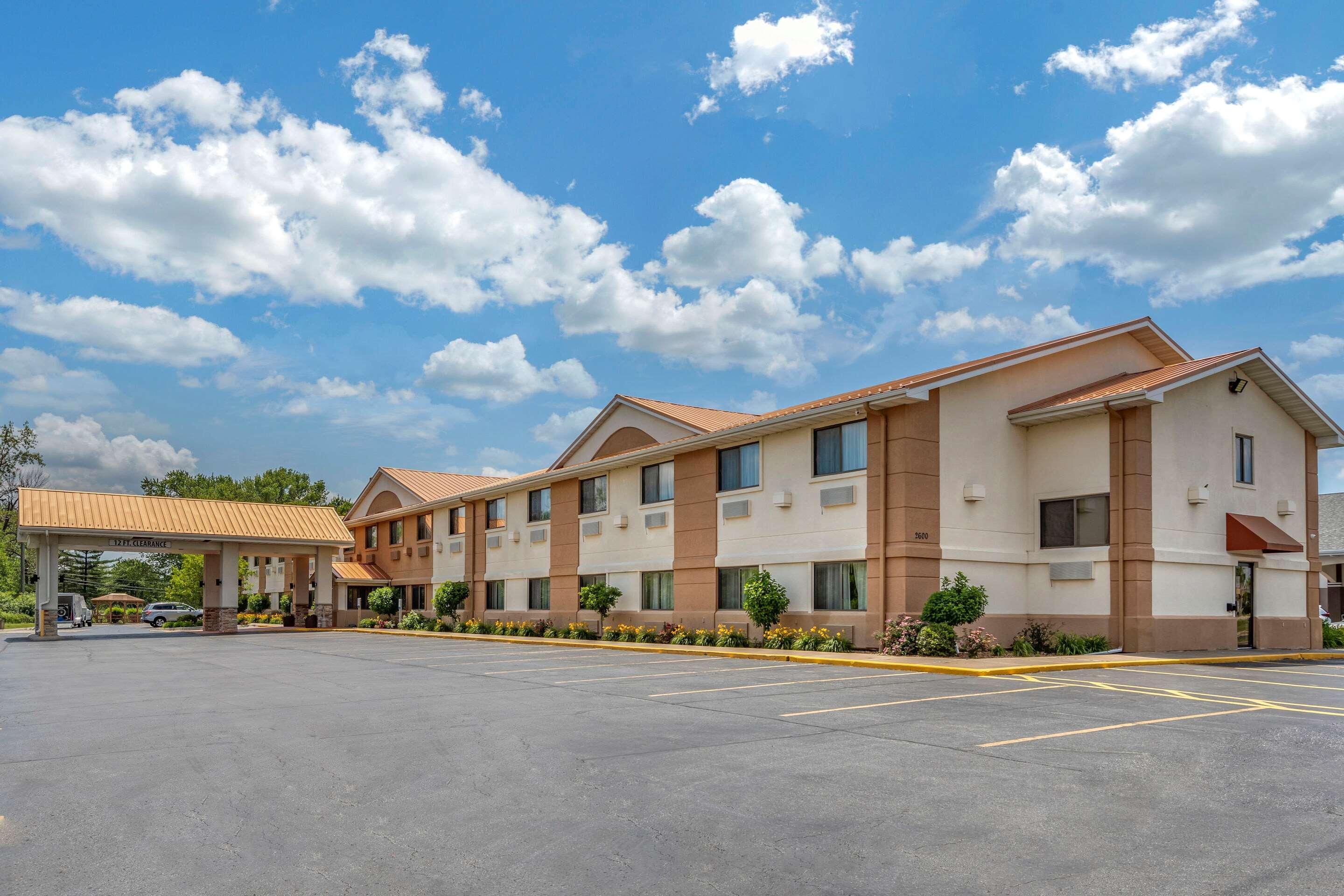 Comfort Inn Moline - Quad Cities Экстерьер фото
